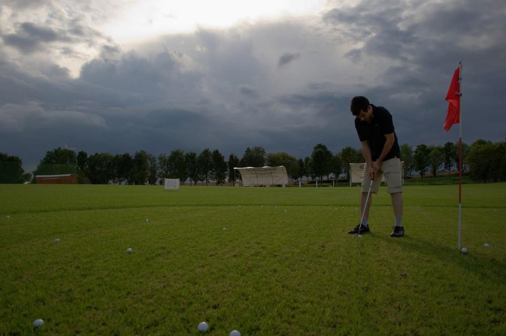 Golf Zajazd Zajaczkowo สวูพสค์ ภายนอก รูปภาพ
